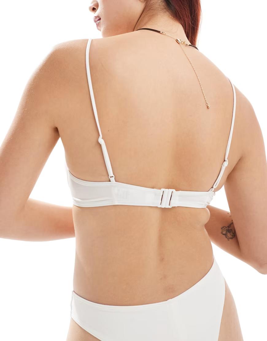 biała góra od bikini