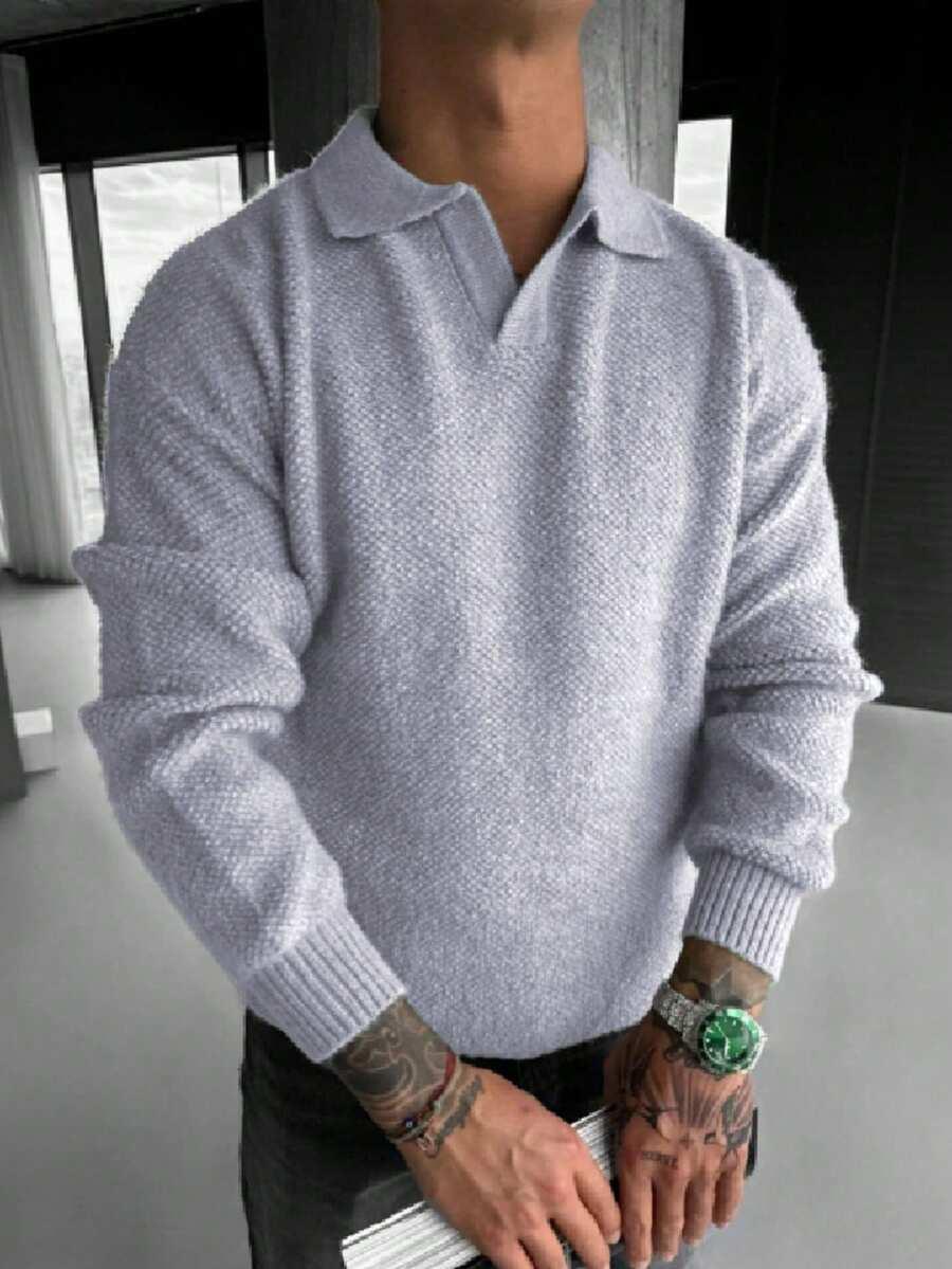 szary dzianinowy sweter 