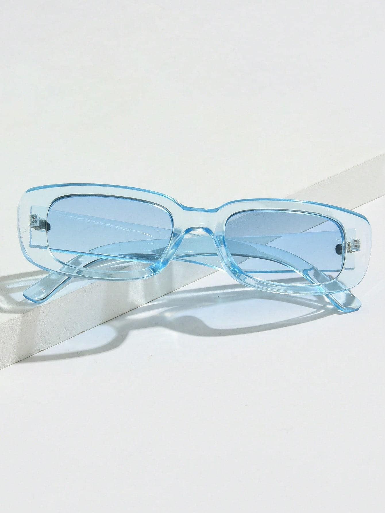 niebieskie okulary przeciwsłoneczne