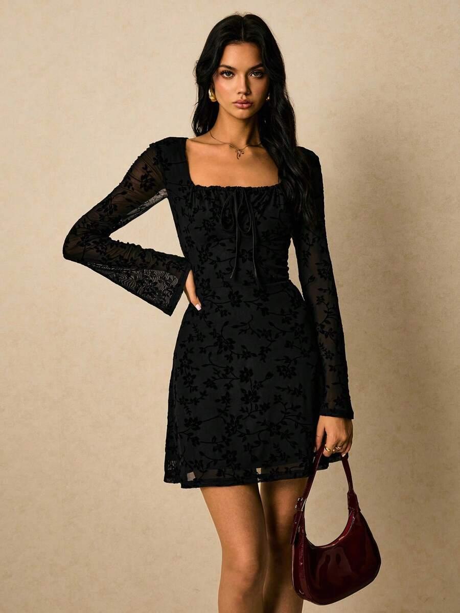 czarna mini sukienka
