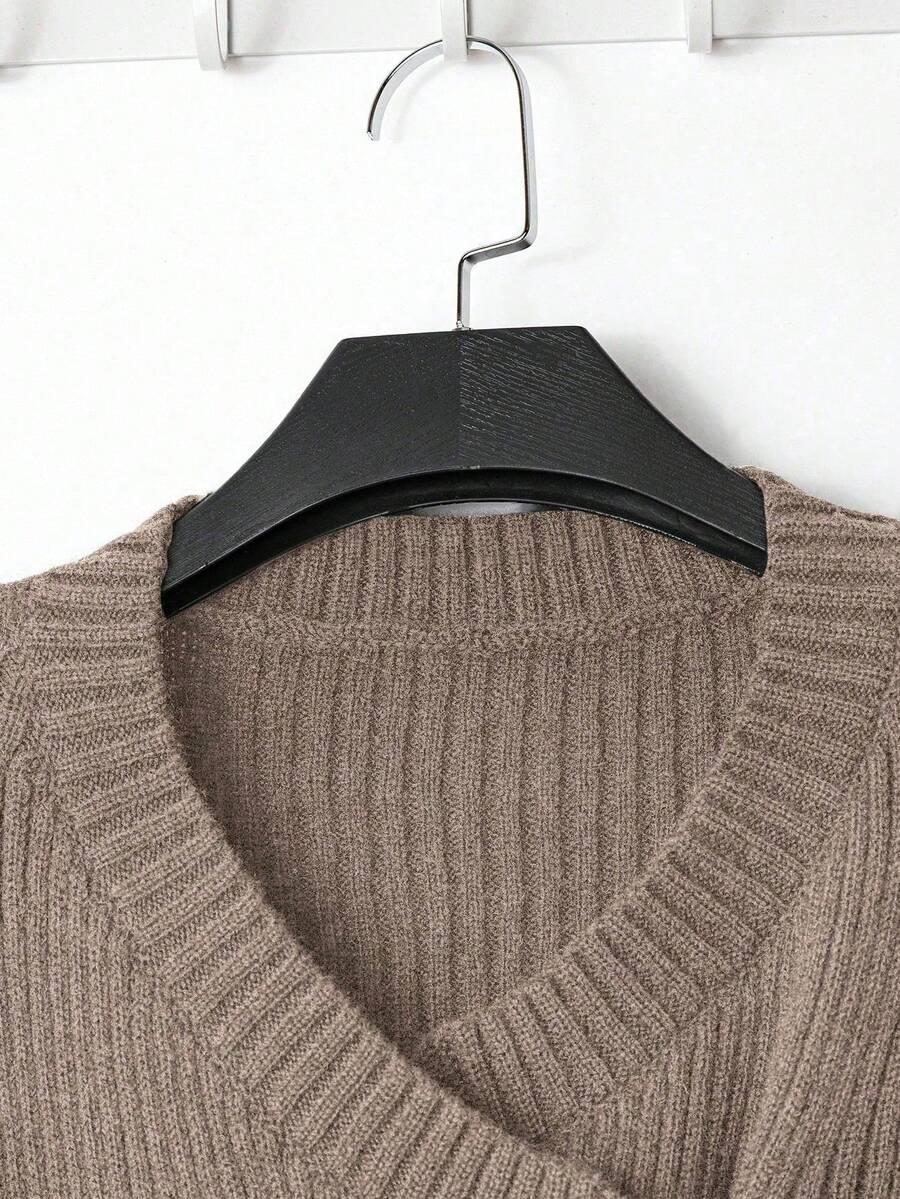 brązowy sweter prążki