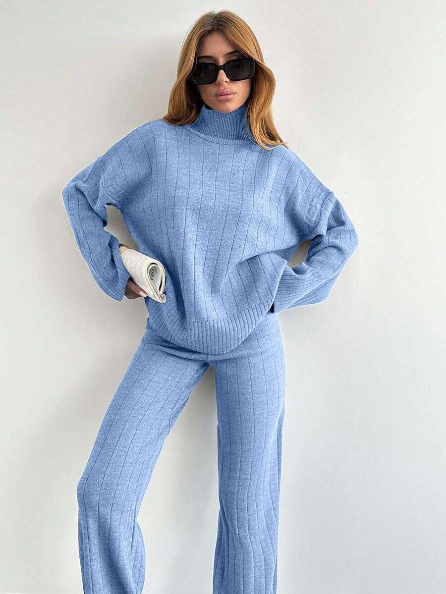 niebieski dzianinowy sweter spodnie komplet 