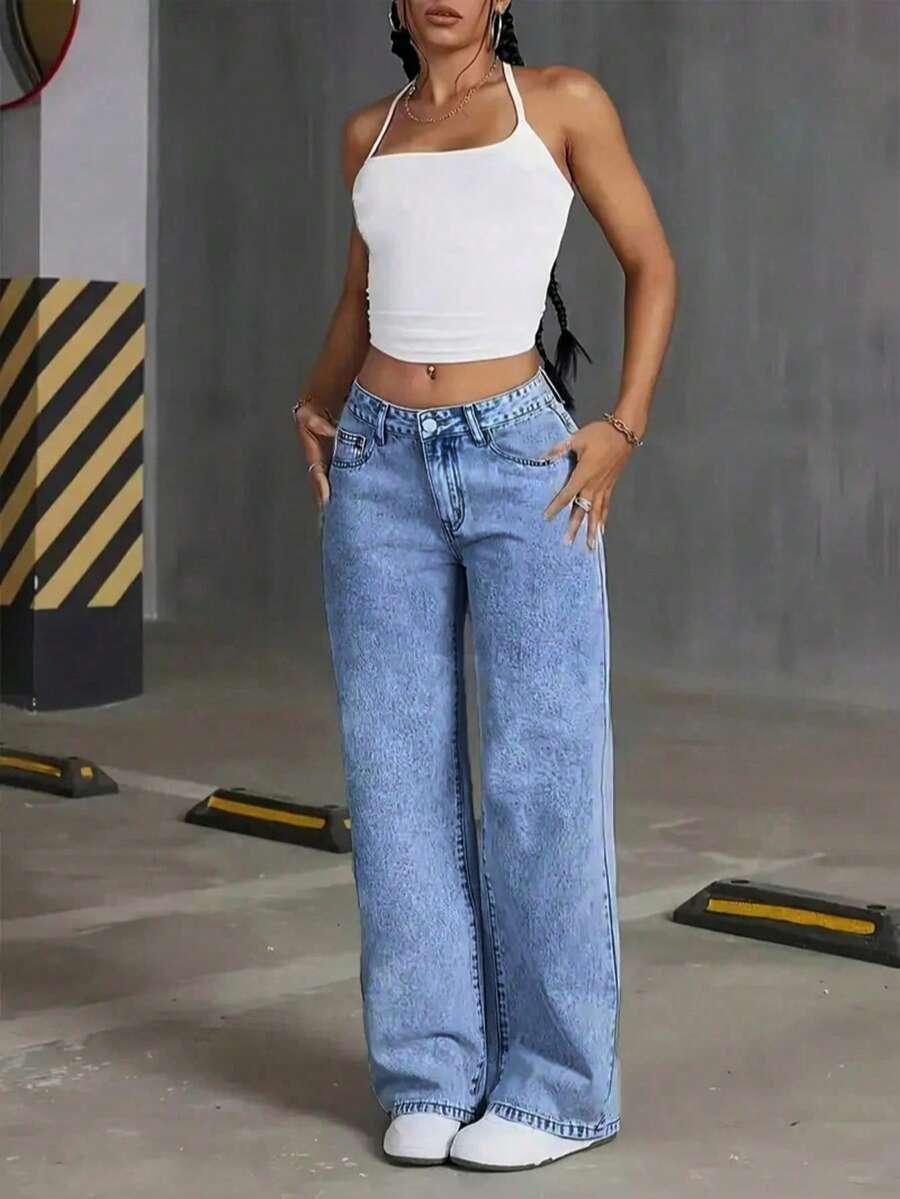 niebieskie spodnie jeans 