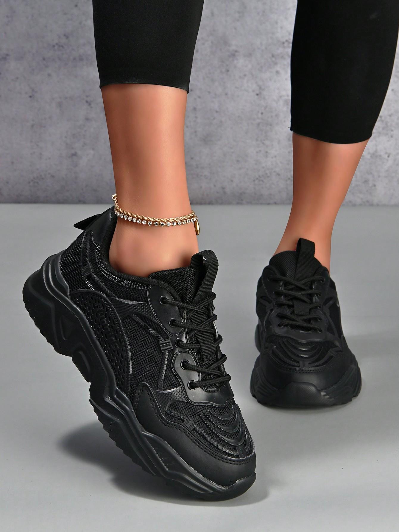 czarne buty sportowe