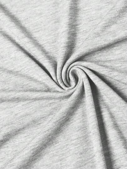 T-SHIRT Z APLIKACJĄ Z CEKIN 