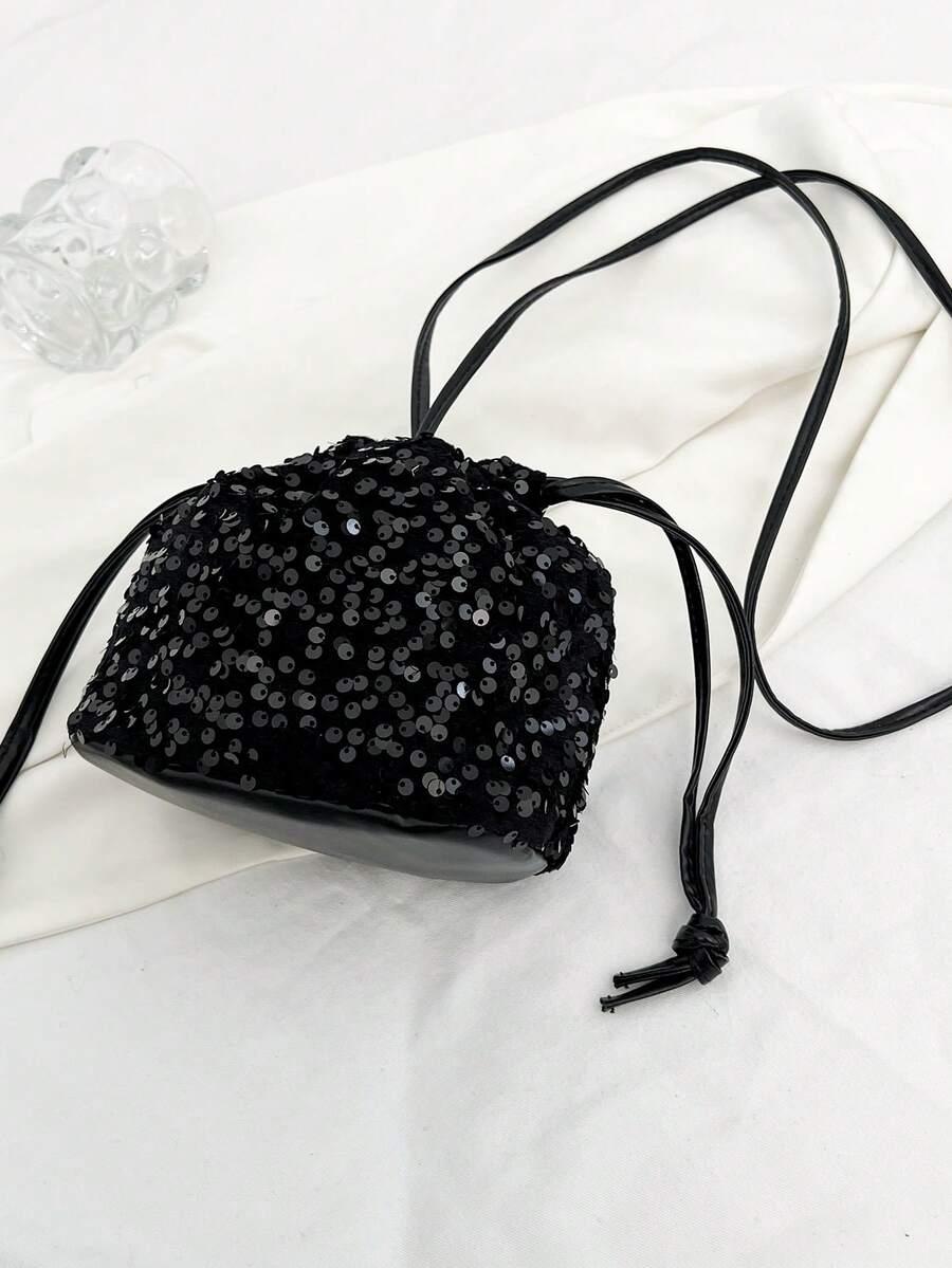 czarna torebka zdobienie 