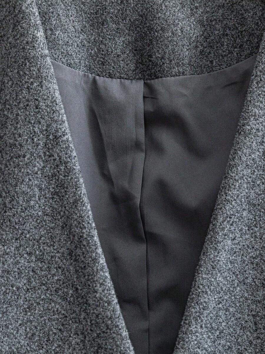 szary płaszcz v-neck