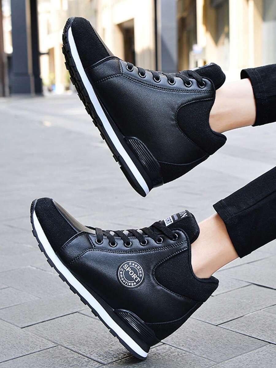 czarne buty sportowe na koturnie