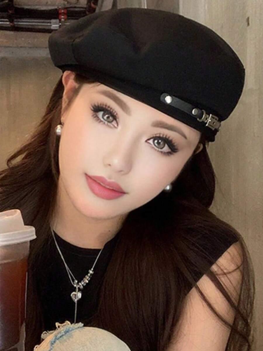 czarny beret zdobienie