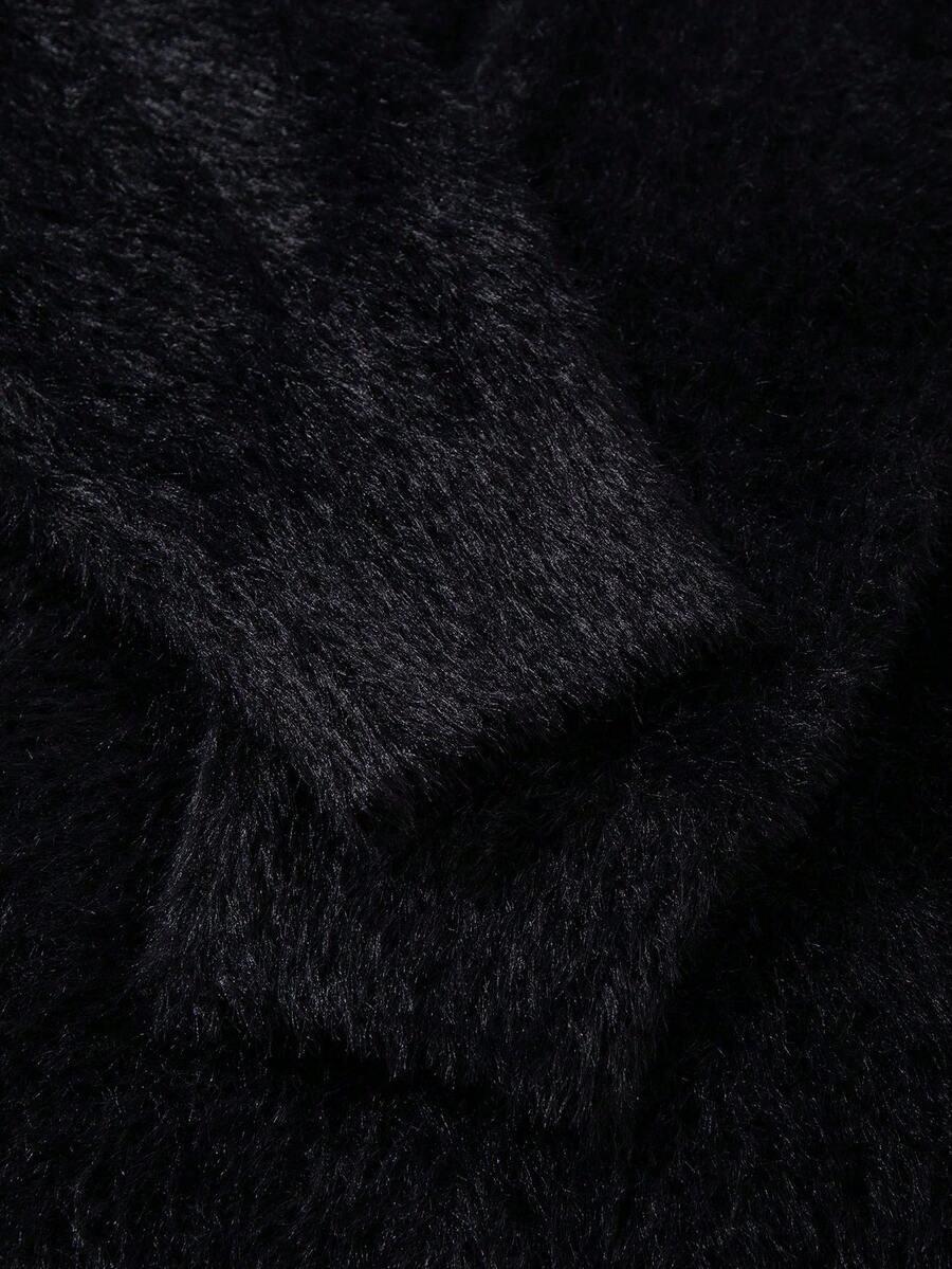 czarny sweter fluffy okrągły dekolt