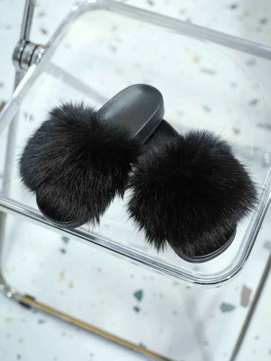 czarne fluffy klapki