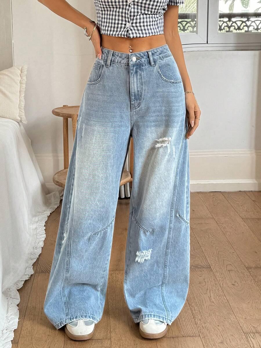 niebieskie spodnie jeans