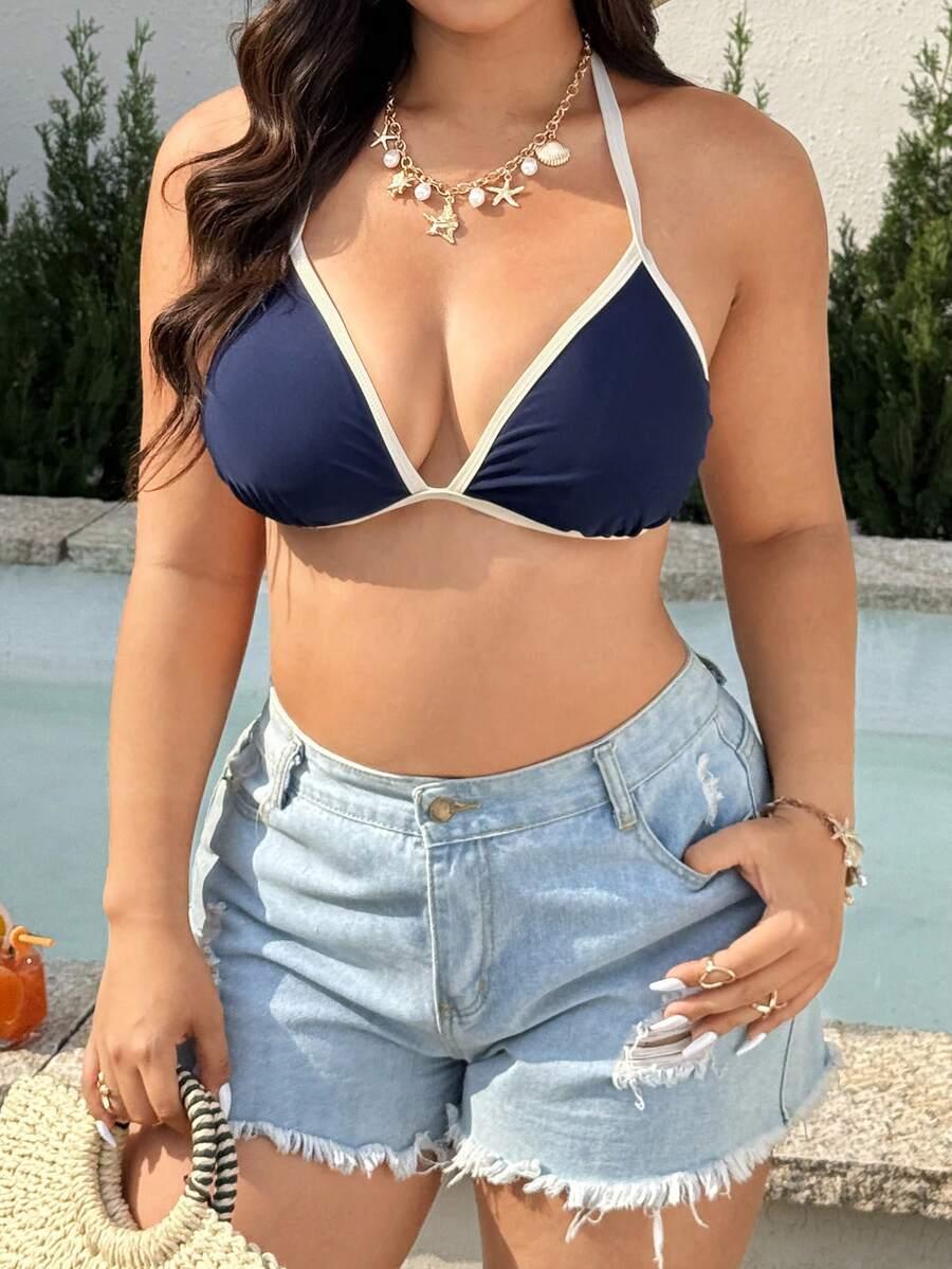 niebieska góra od bikini