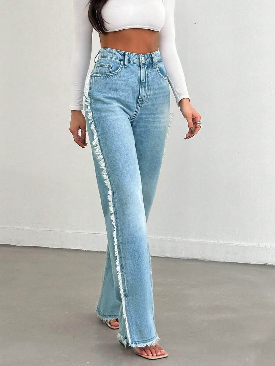 niebieskie spodnie jeans