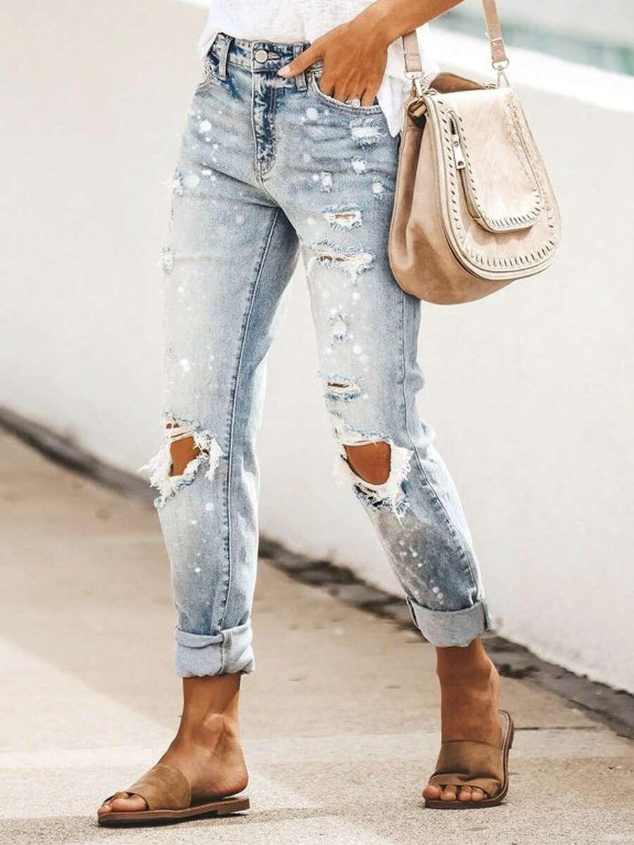 niebieskie spodnie jeans