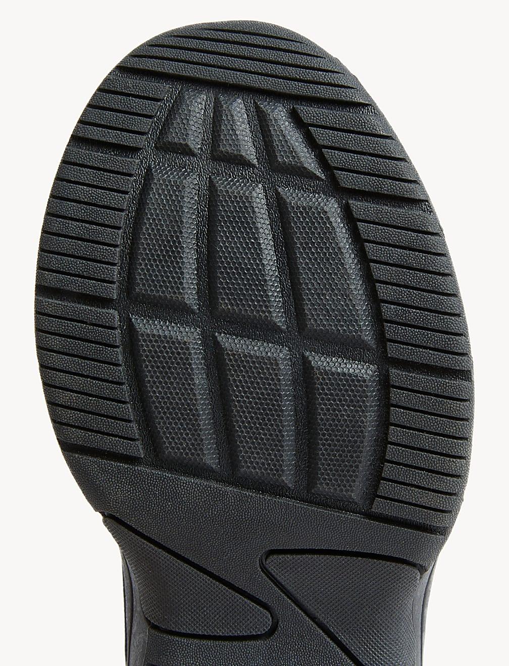 SZNUROWANE BUTY T72-4750H-F0