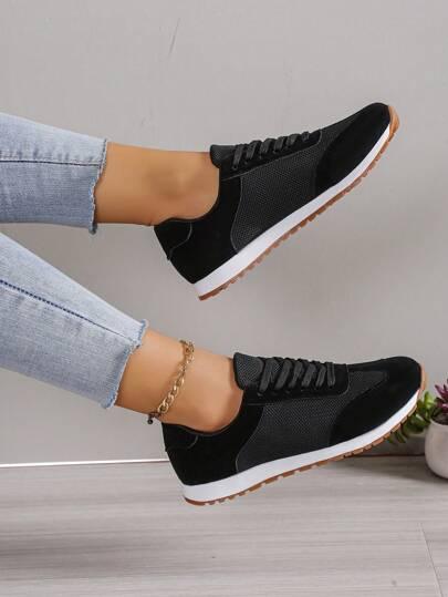 czarne buty sportowe 