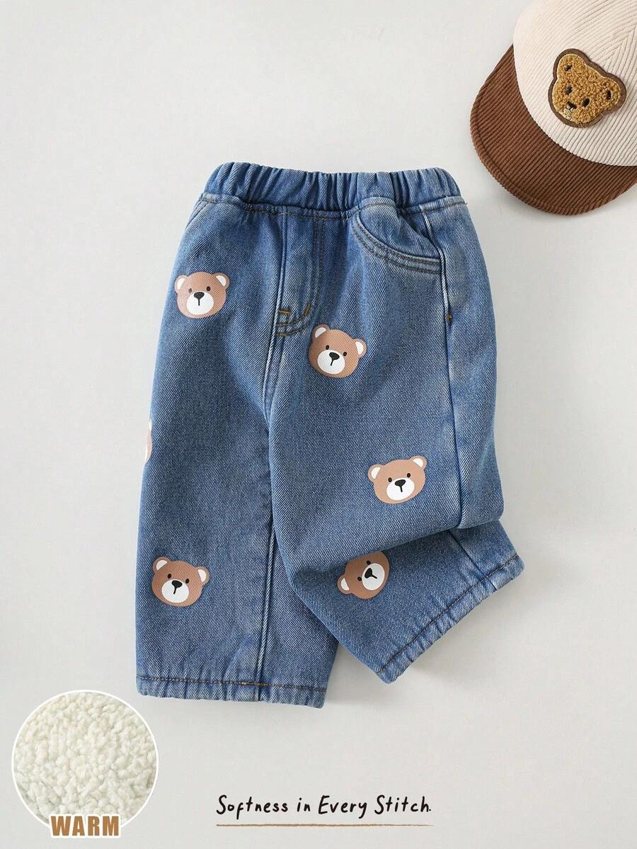 niebieskie spodnie jeans