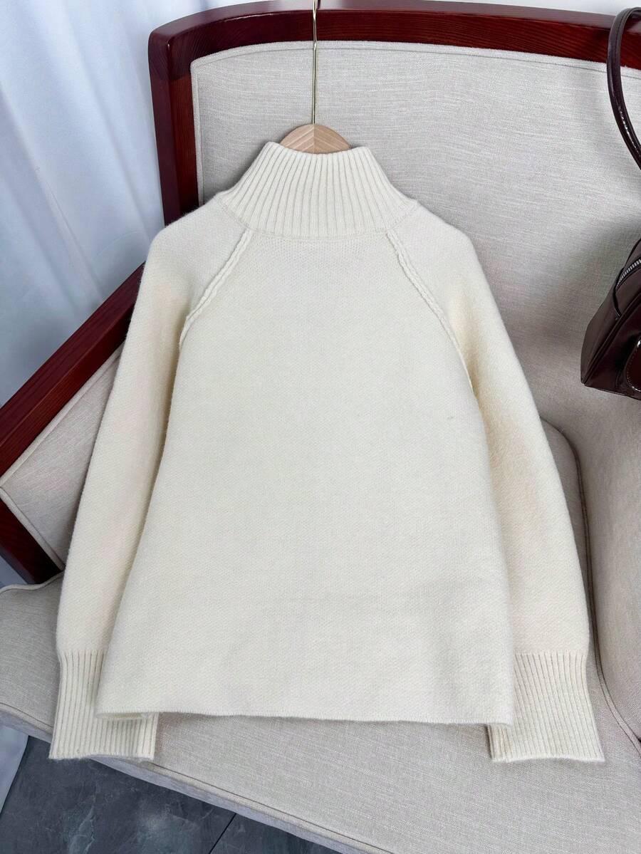 KREMOWY DZIANINOWY SWETER