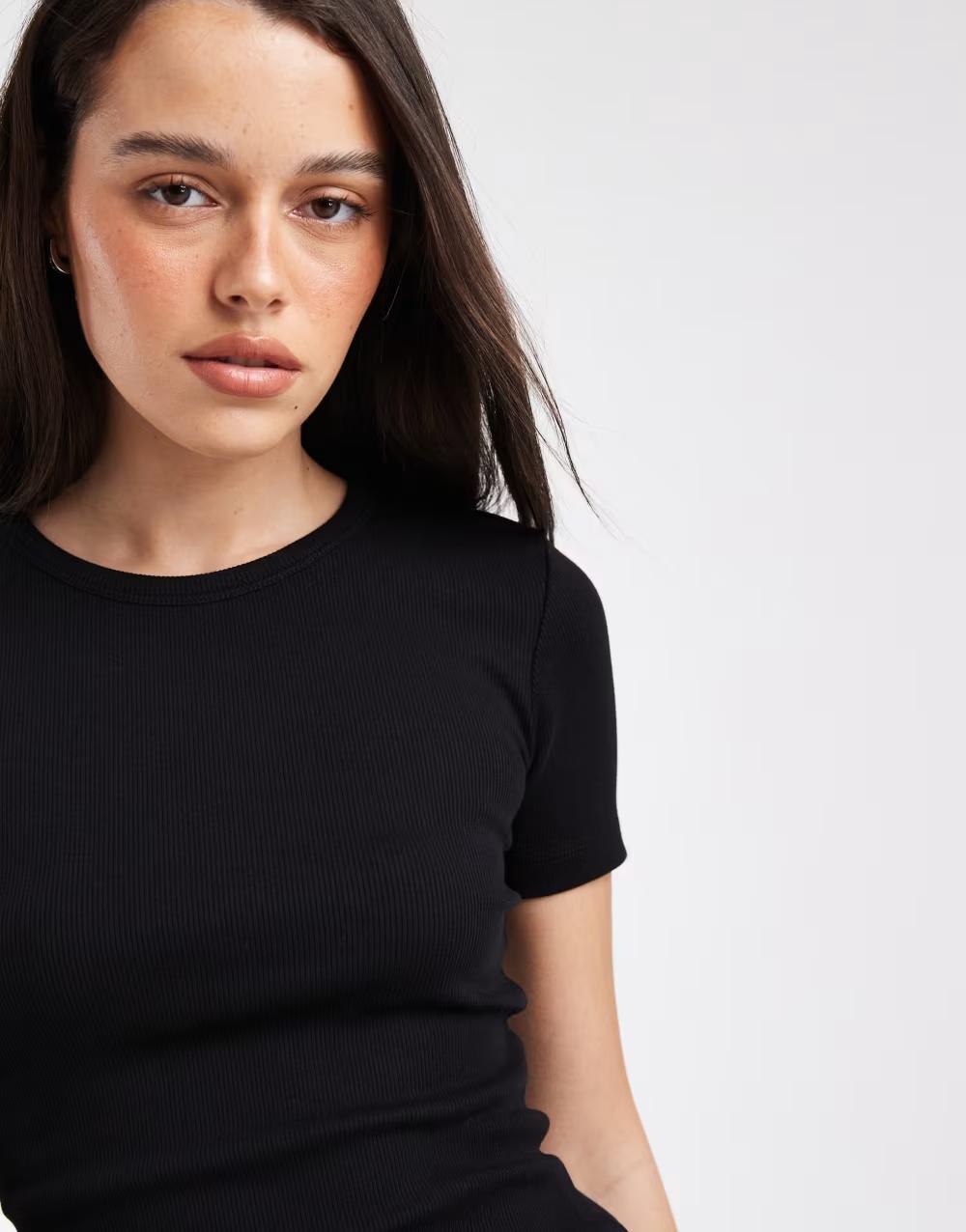CZARNY prążkowany  T-SHIRT