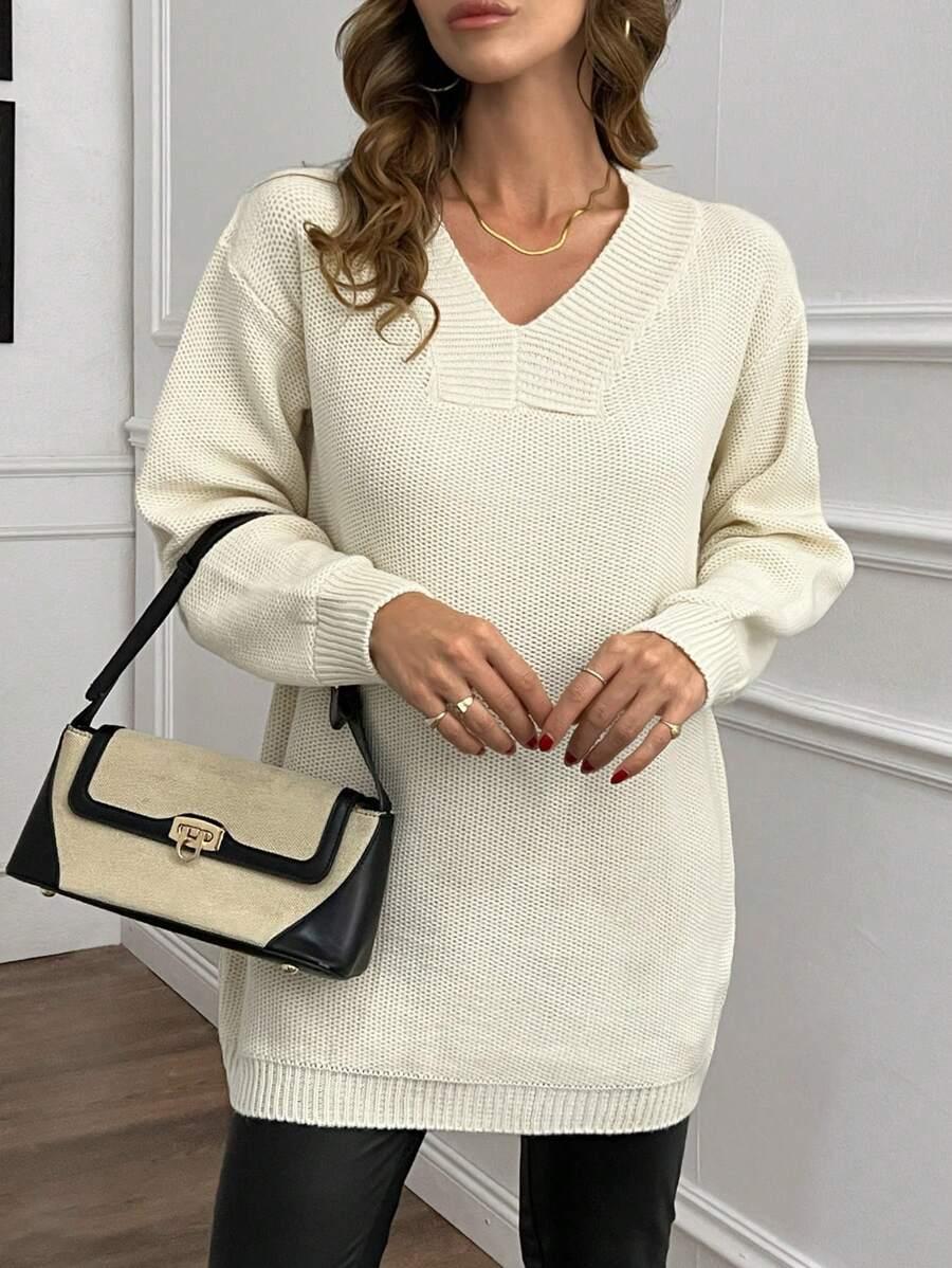 KREMOWY SWETER V-NECK