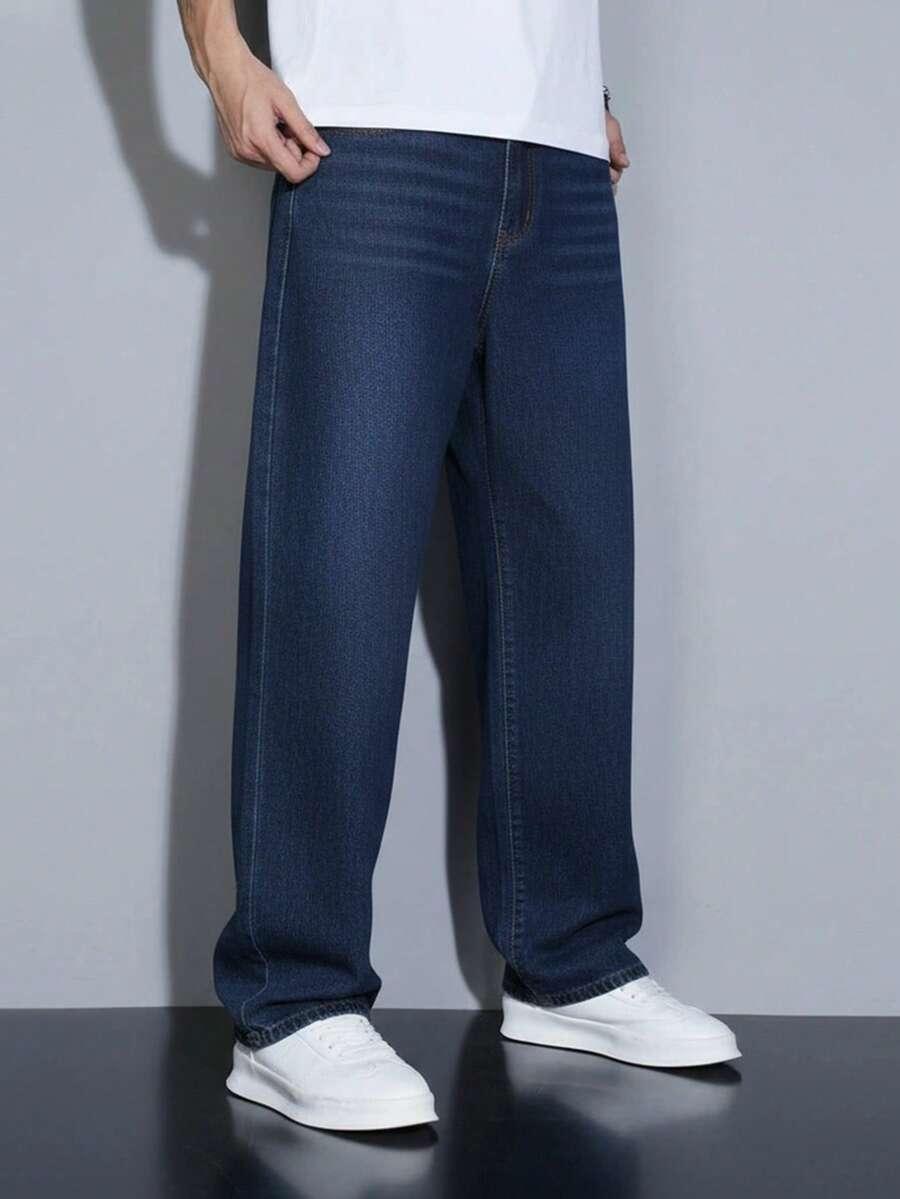 niebieskie jeansy kieszenie