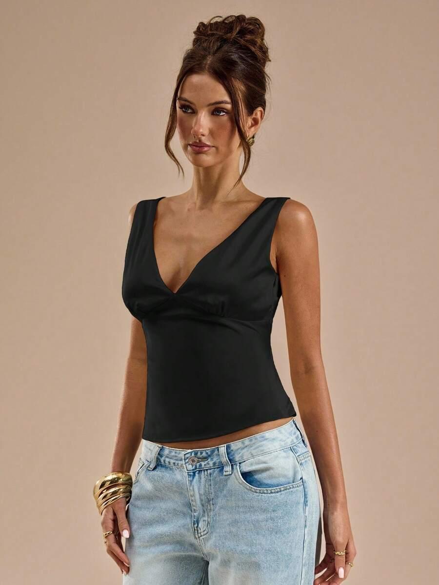CZARNY SATYNOWY TOP