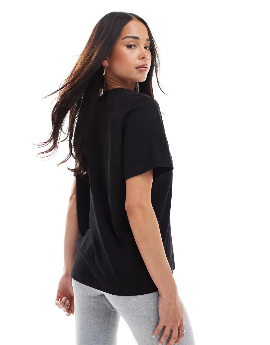 czarny t-shirt krótki rękaw casual
