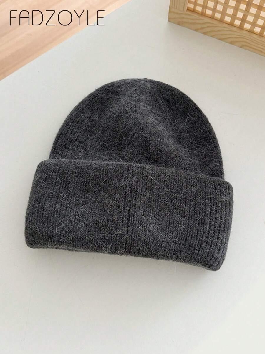 szara czapka beanie
