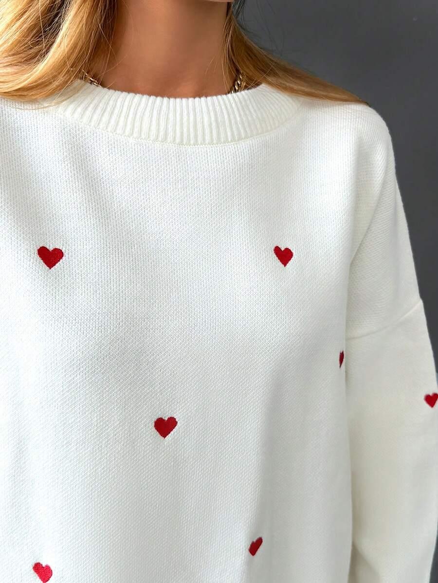 BIAŁY DZIANINOWY SWETER WZÓR SERCA 