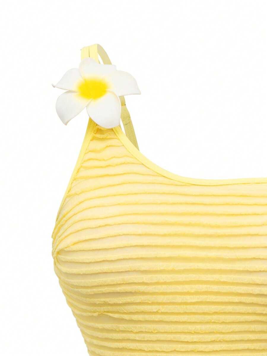 żółty jednoczęściowy strój kąpielowy