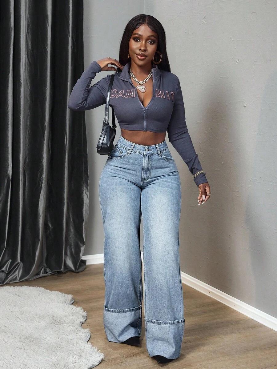niebieskie spodnie jeans
