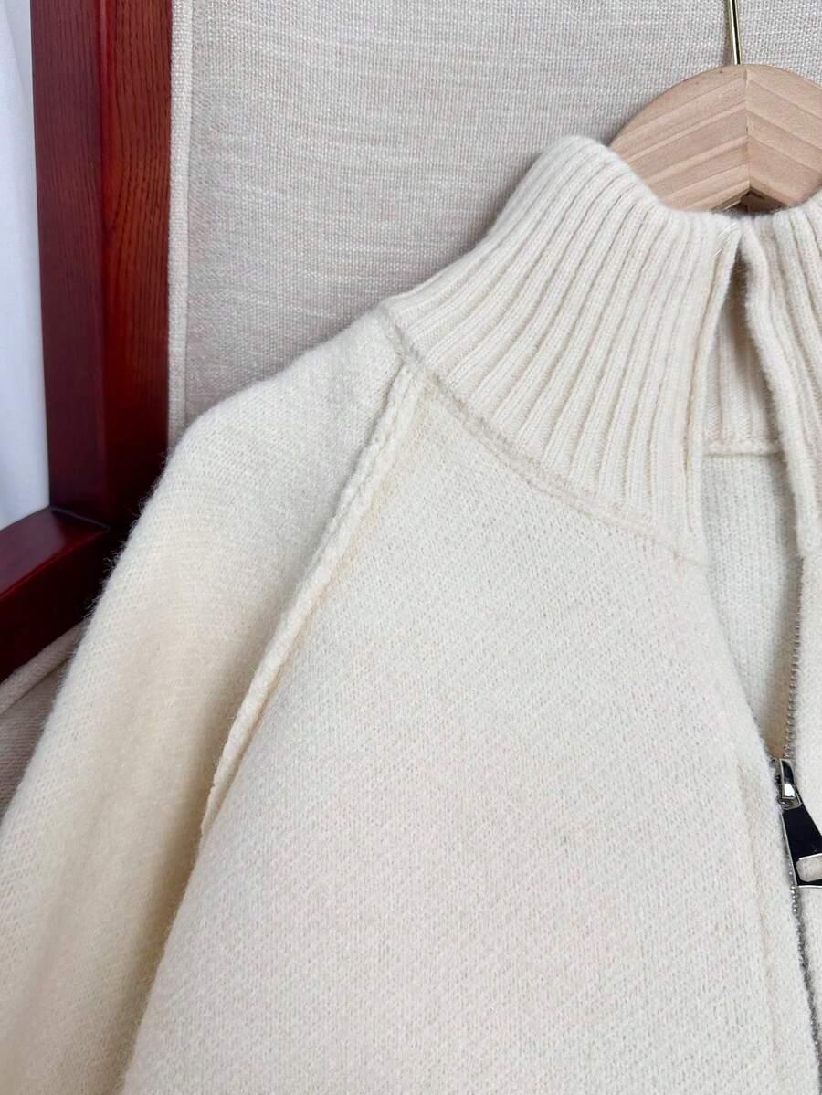 KREMOWY DZIANINOWY SWETER
