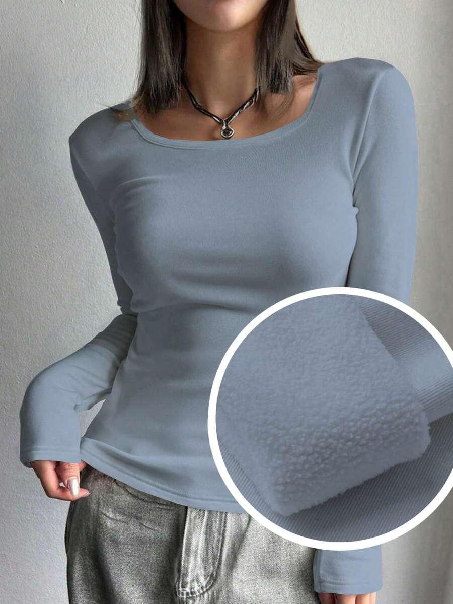 niebieska ocieplana bluzka