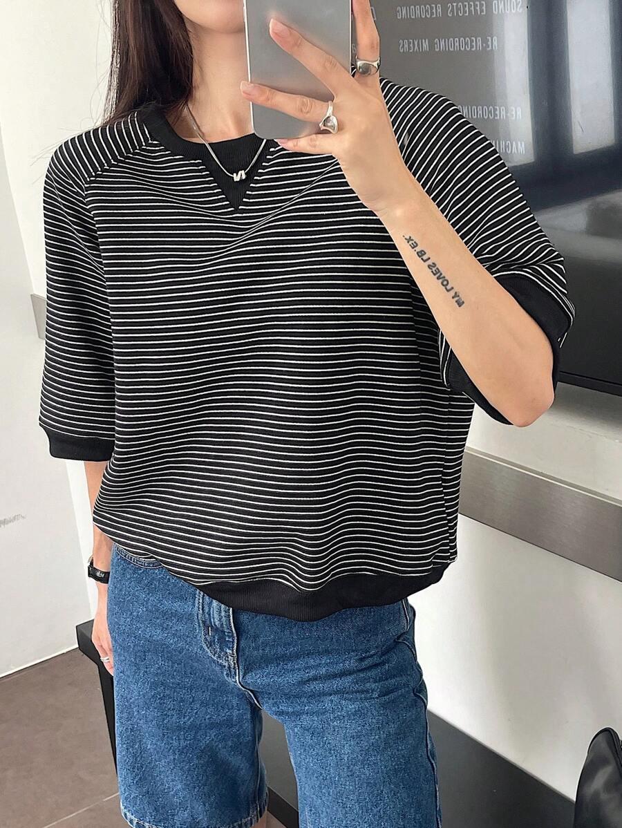 T-SHIRT WZÓR PASKI 