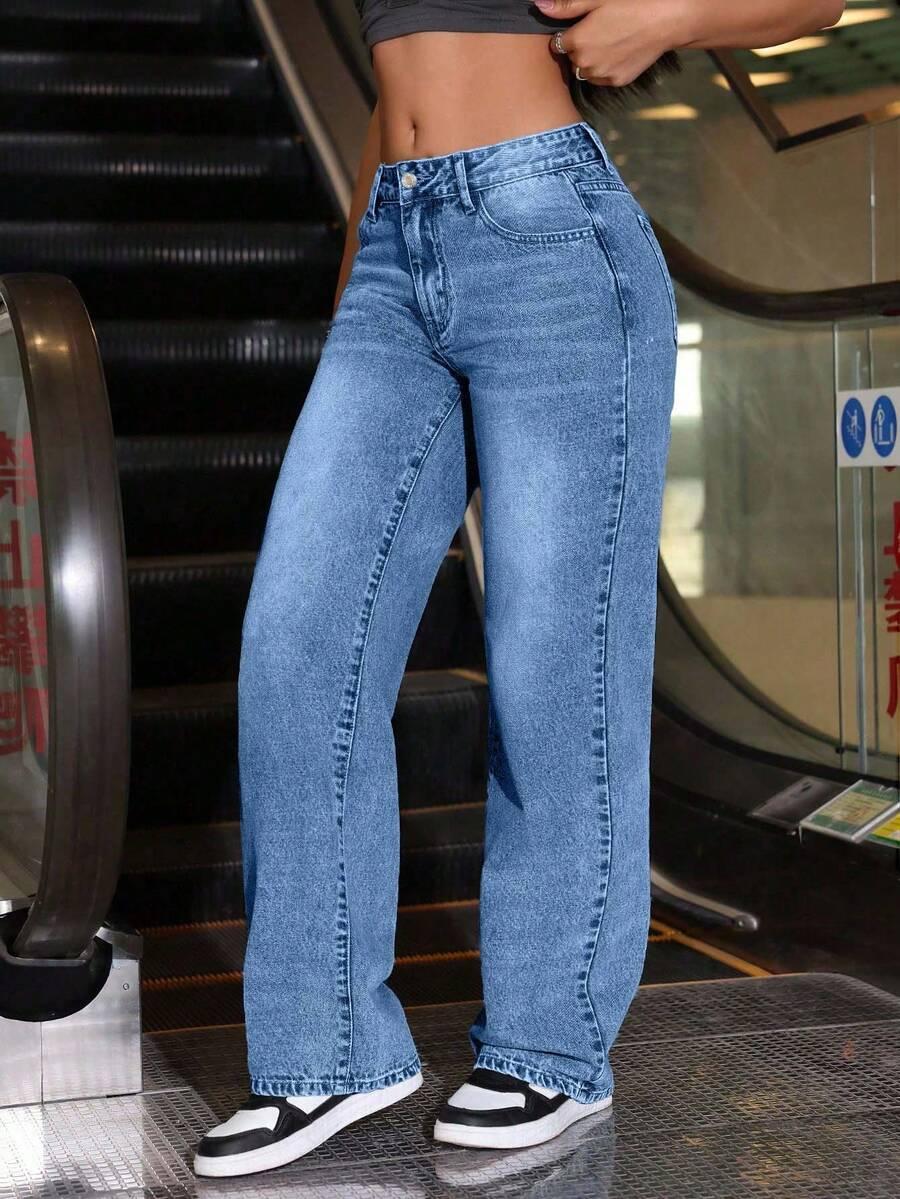 niebieskie spodnie jeans 