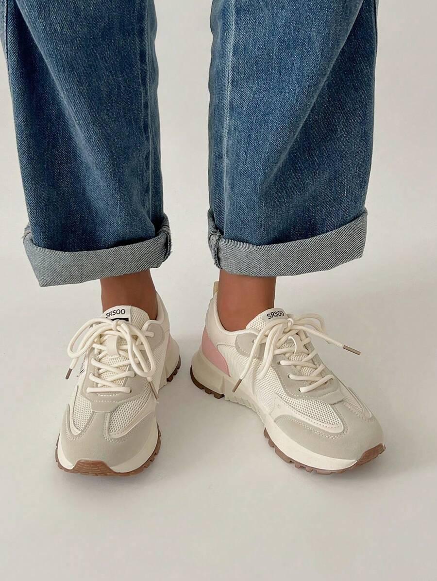 beżowe buty sportowe