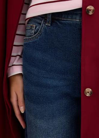 SPODNIE O KROJU MOM JEANS