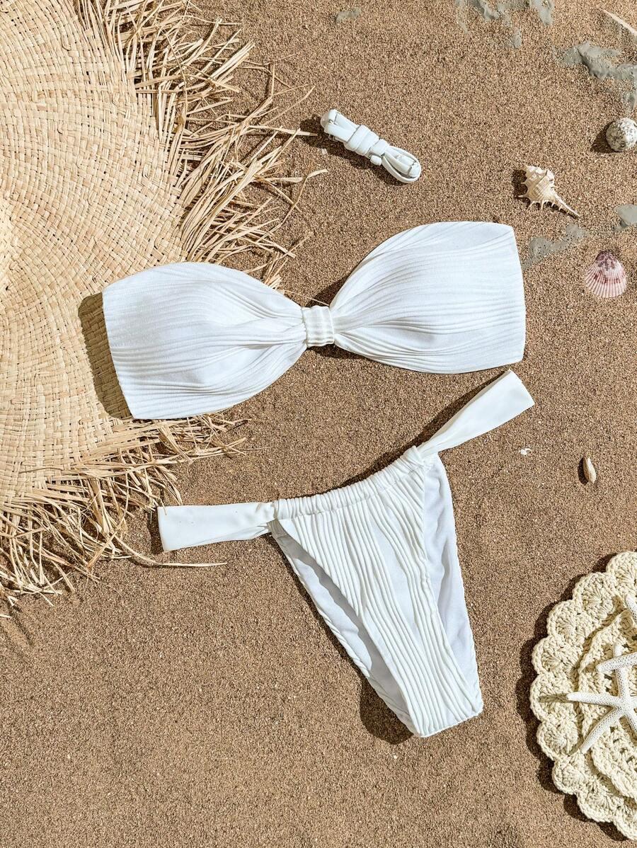 biały dół od bikini tekstura