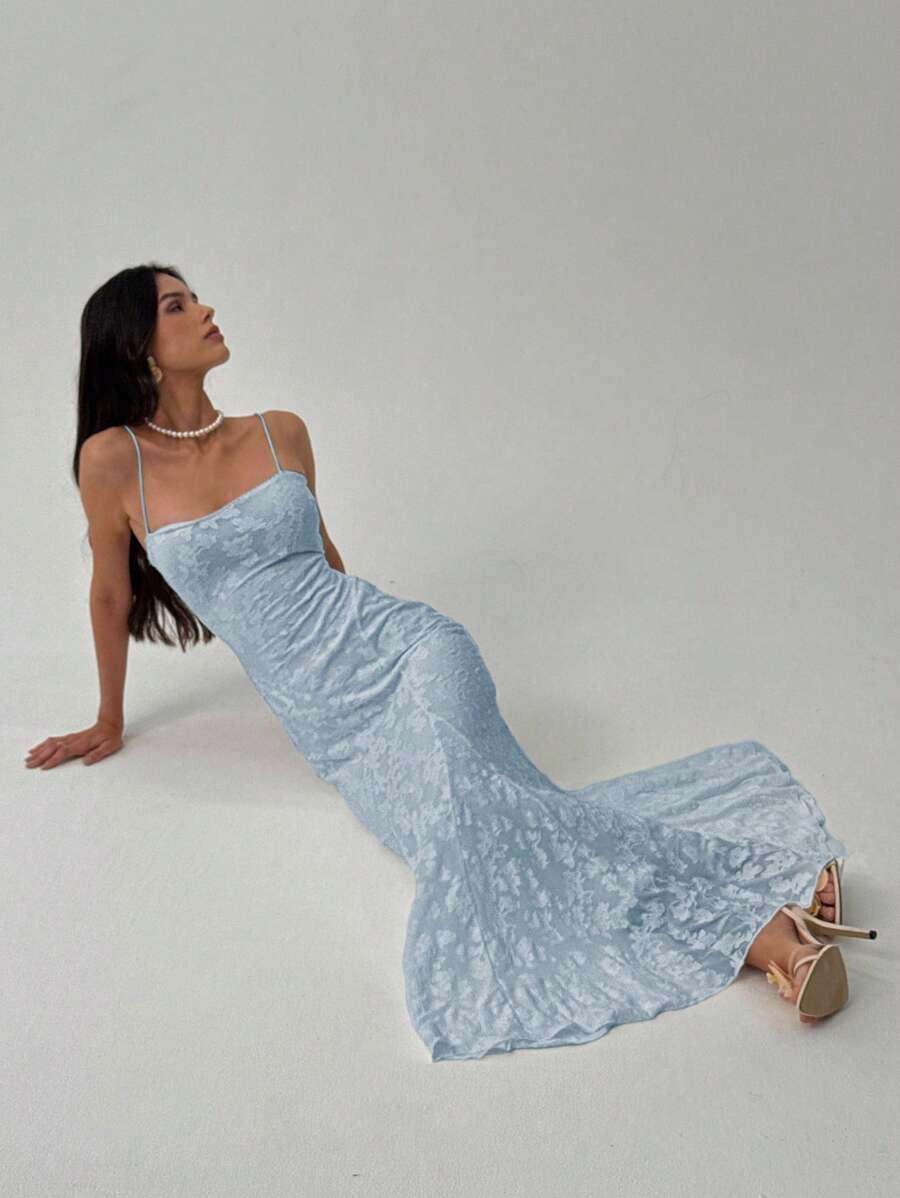 niebieska sukienka maxi