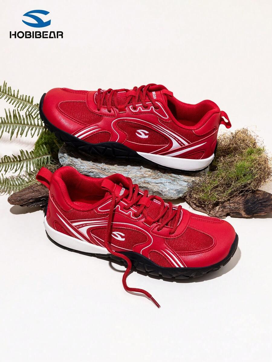 czerwone buty sportowe