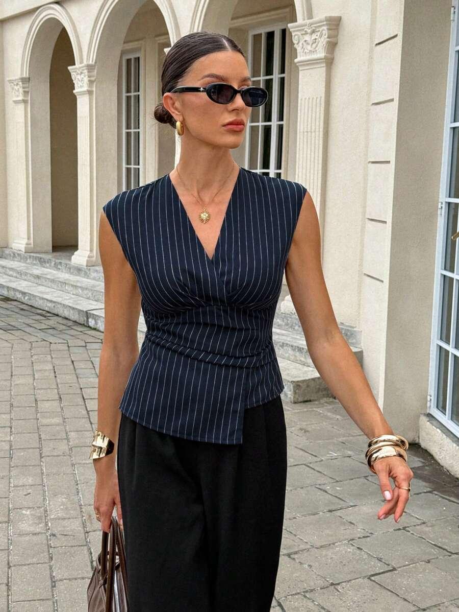granatowa bluzka paski