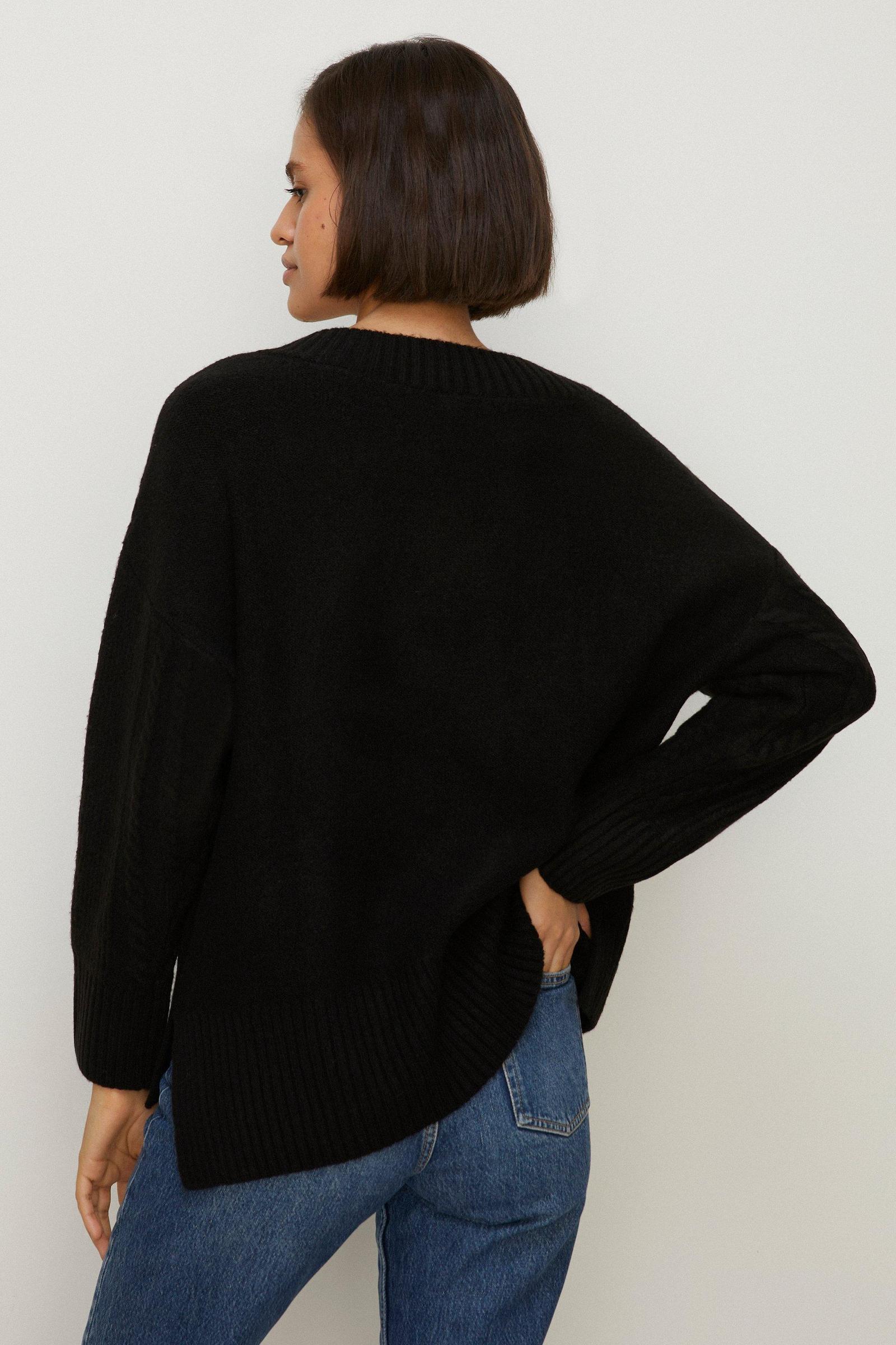 czarny dzianinowy sweter v-neck