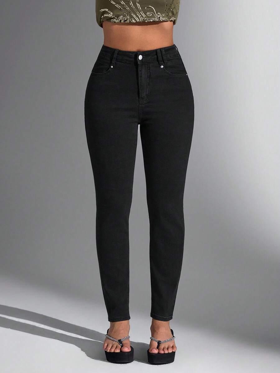 czarne spodnie jeans rurki