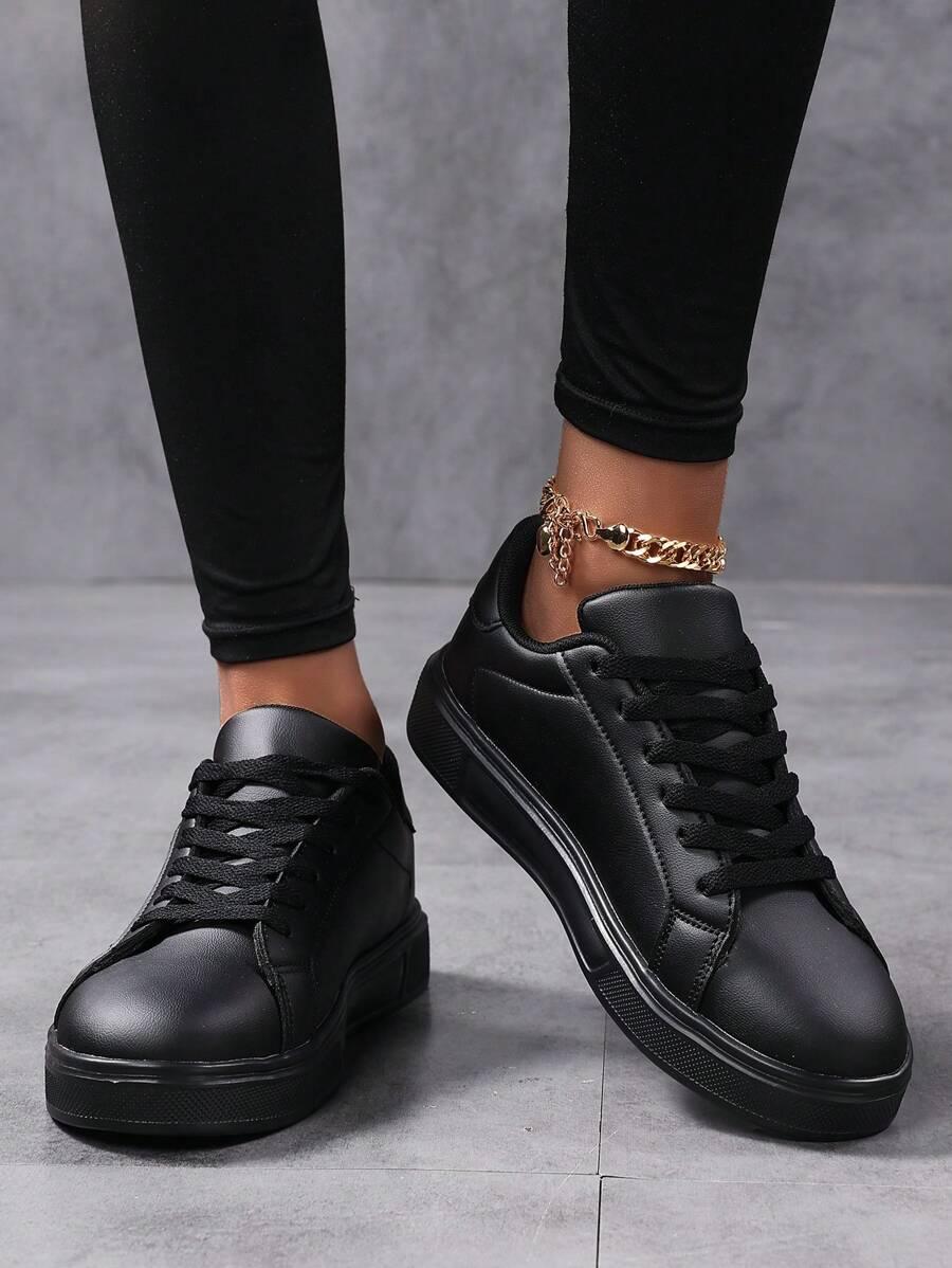 czarne buty sportowe