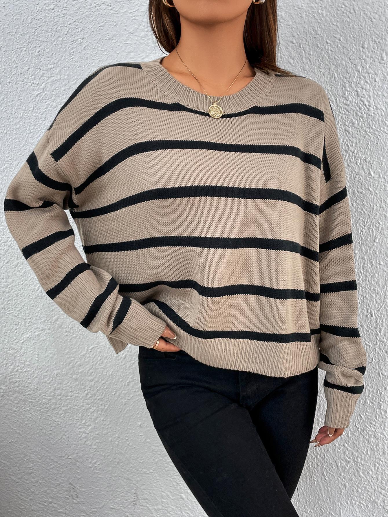LUŹNY SWETER PASKI