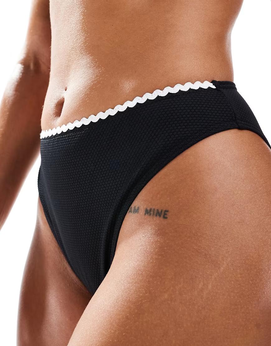 CZARNY DÓŁ OD BIKINI 