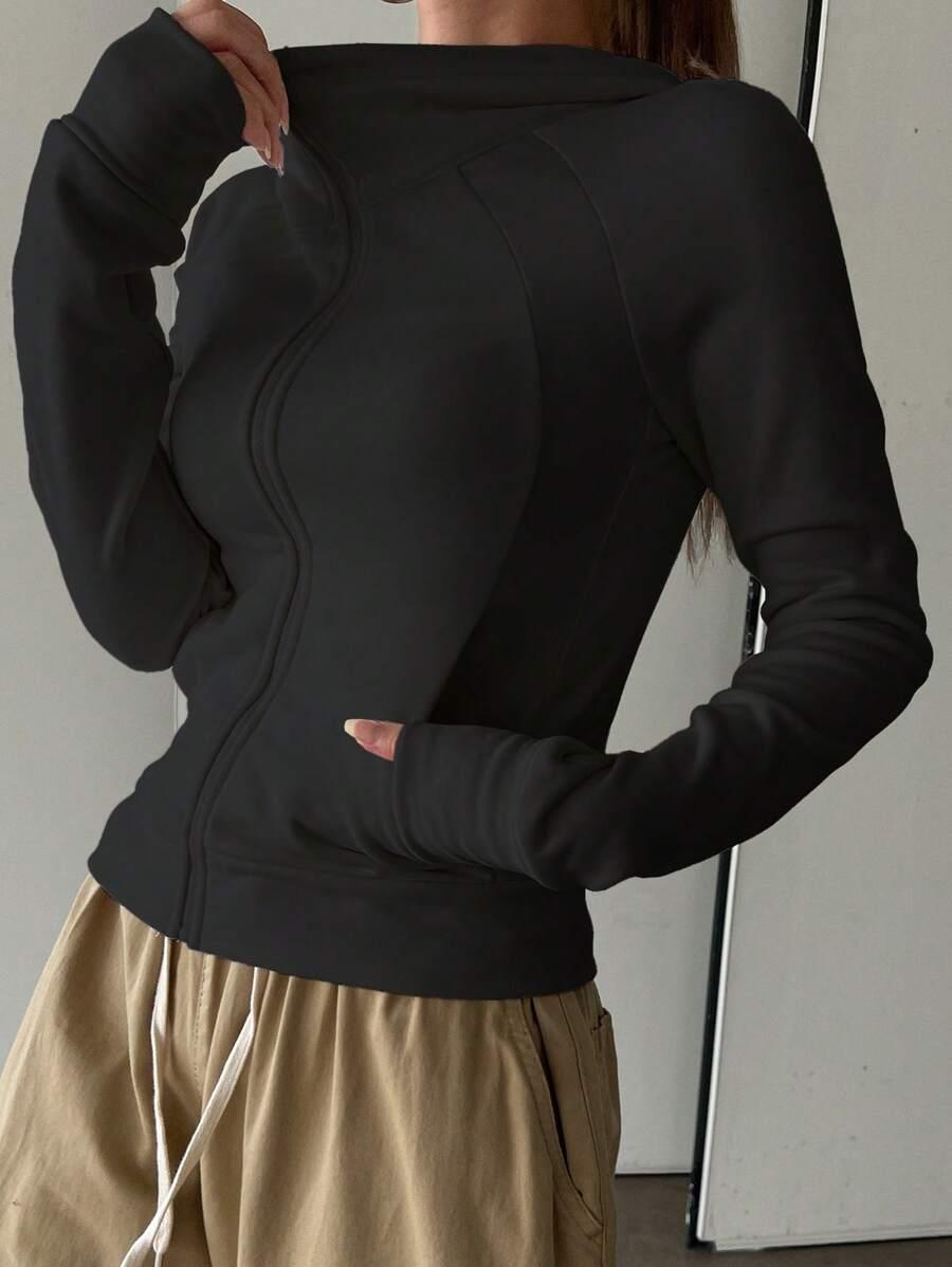 CZARNA BLUZA Z KAPTUREM 
