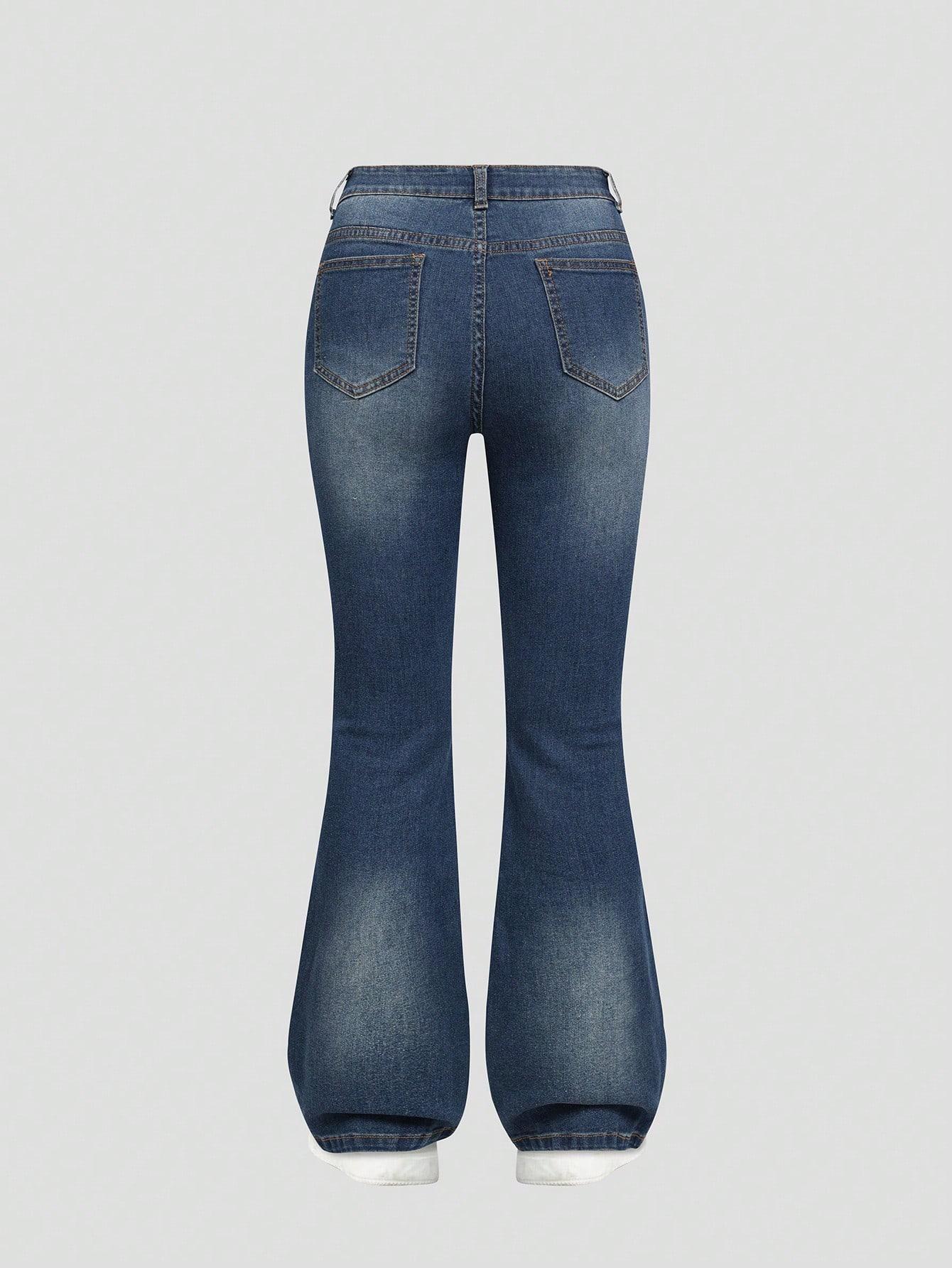 niebieskie spodnie jeans dzwony