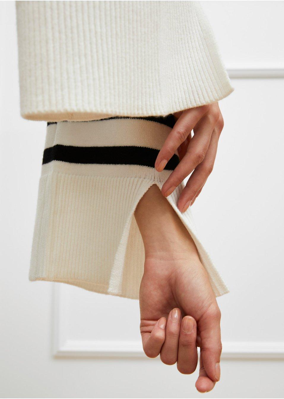 SWETER Z GOLFEM